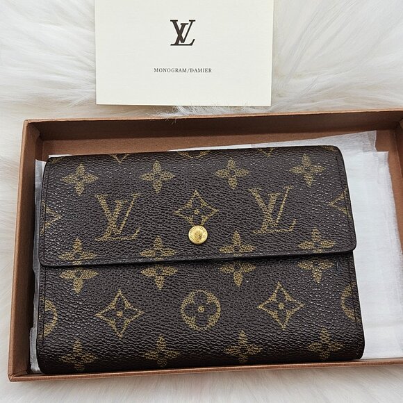 Louis Vuitton Monogram Trifold Passport Wallet - Picture 1 of 17